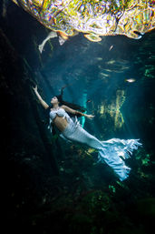 Mermaid Portrait: Underwater Photoshoot in a Cenote image 9