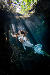 Mermaid Portrait: Underwater Photoshoot in a Cenote image 13