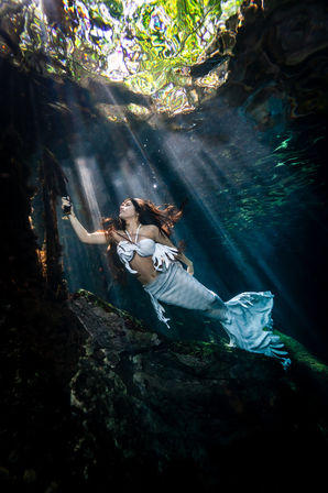 Mermaid Portrait: Underwater Photoshoot in a Cenote image 13