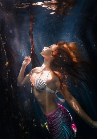 Mermaid Portrait: Underwater Photoshoot in a Cenote image 4