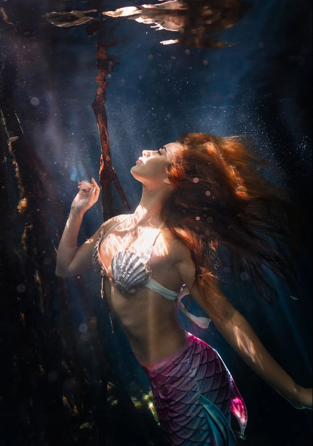 Mermaid Portrait: Underwater Photoshoot in a Cenote image 4