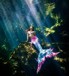 Mermaid Portrait: Underwater Photoshoot in a Cenote image