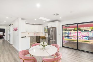 Scottsdoll Dreamhouse: Luxury Scottsdale Rental image 11