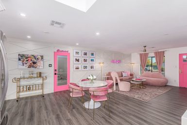 Scottsdoll Dreamhouse: Luxury Scottsdale Rental image 9