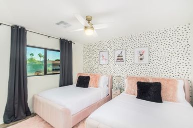 Scottsdoll Dreamhouse: Luxury Scottsdale Rental image 25