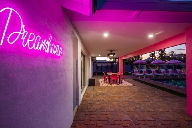 Scottsdoll Dreamhouse: Luxury Scottsdale Rental image 8