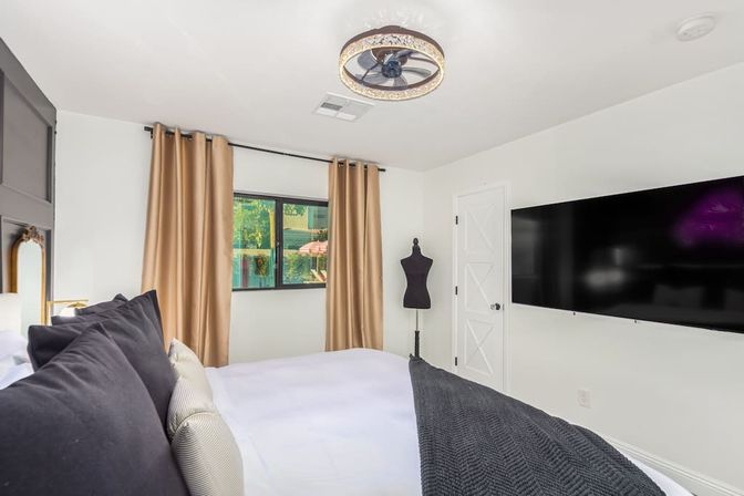 Scottsdoll Dreamhouse: Luxury Scottsdale Rental image 18