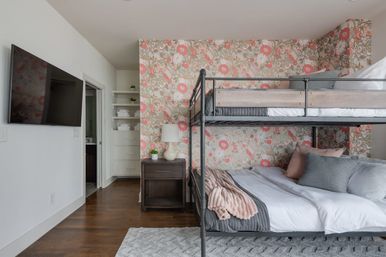 The Harper House: 3-Bedroom Retreat with Rooftop Oasis image 19