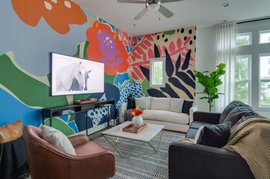 The Harper House: 3-Bedroom Retreat with Rooftop Oasis image 16