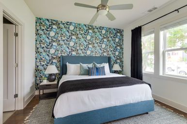 The Harper House: 3-Bedroom Retreat with Rooftop Oasis image 35