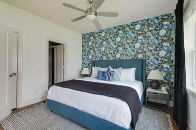 The Harper House: 3-Bedroom Retreat with Rooftop Oasis image 3
