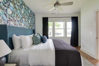 The Harper House: 3-Bedroom Retreat with Rooftop Oasis image 8