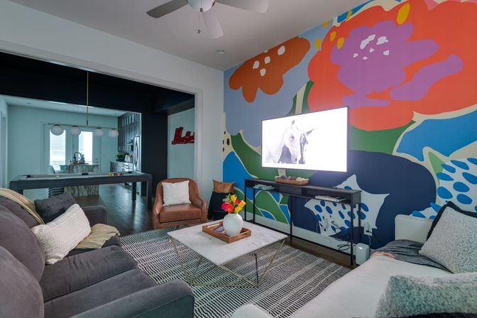 The Harper House: 3-Bedroom Retreat with Rooftop Oasis image 13