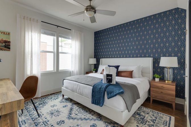 The Harper House: 3-Bedroom Retreat with Rooftop Oasis image 31