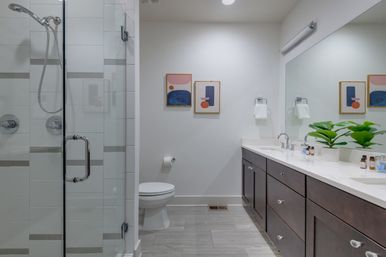The Harper House: 3-Bedroom Retreat with Rooftop Oasis image 6