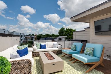 The Harper House: 3-Bedroom Retreat with Rooftop Oasis image 32