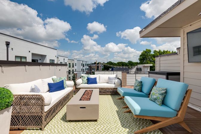 The Harper House: 3-Bedroom Retreat with Rooftop Oasis image 22
