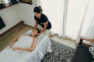 In-Home Massages & Facials for Bachelorettes & Girls' Trips in Mexico image 5