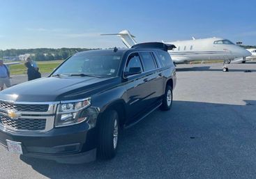 Professional Chauffeur: Ride in Luxury & Comfort image 3