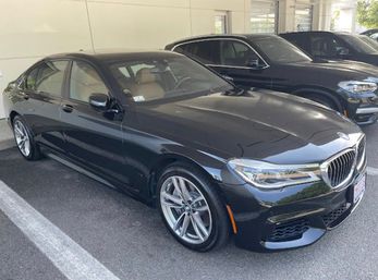Professional Chauffeur: Ride in Luxury & Comfort image 2