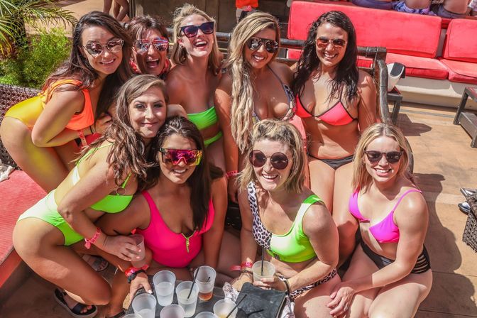 Splash Dance: Ladies Private Limo Pregame + Pool Party Entry image 9