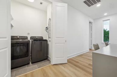 Ultimate Group Retreat: Duplex Duo Rentals with Pool, Mega Hot Tub & Golf (Sleeps 45) image 66