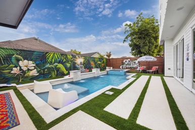 Ultimate Group Retreat: Duplex Duo Rentals with Pool, Mega Hot Tub & Golf (Sleeps 45) image 74