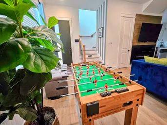 Ultimate Group Retreat: Duplex Duo Rentals with Pool, Mega Hot Tub & Golf (Sleeps 45) image 9