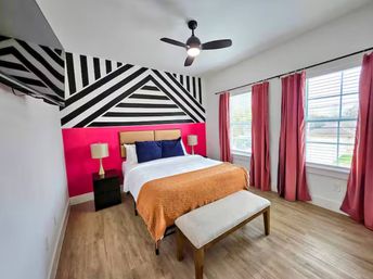 Ultimate Group Retreat: Duplex Duo Rentals with Pool, Mega Hot Tub & Golf (Sleeps 45) image 93
