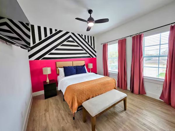 Ultimate Group Retreat: Duplex Duo Rentals with Pool, Mega Hot Tub & Golf (Sleeps 45) image 93