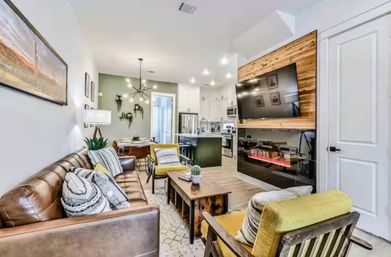 Ultimate Group Retreat: Duplex Duo Rentals with Pool, Mega Hot Tub & Golf (Sleeps 45) image 3