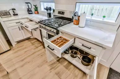 Ultimate Group Retreat: Duplex Duo Rentals with Pool, Mega Hot Tub & Golf (Sleeps 45) image 17