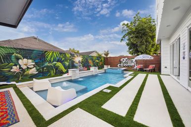 Ultimate Group Retreat: Duplex Duo Rentals with Pool, Mega Hot Tub & Golf (Sleeps 45) image 72