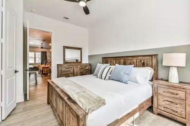 Ultimate Group Retreat: Duplex Duo Rentals with Pool, Mega Hot Tub & Golf (Sleeps 45) image 68