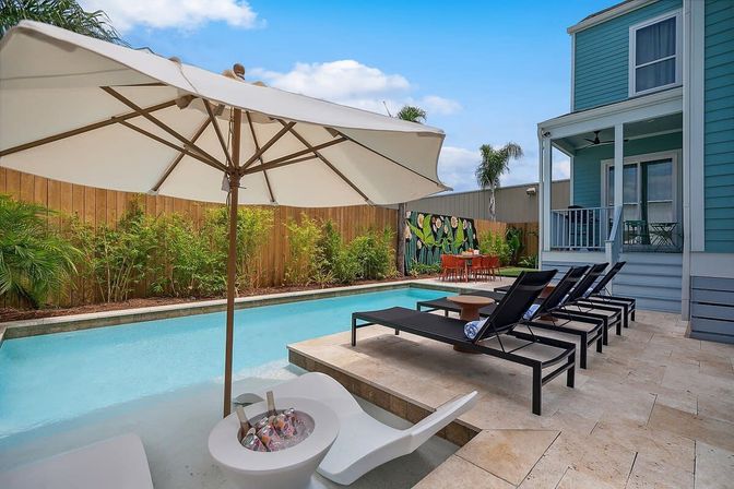 Tropical Escape with Heated Pool and Parking  image 2