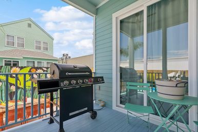 Tropical Escape with Heated Pool and Parking  image 10