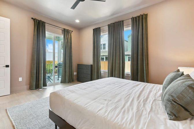 Tropical Escape with Heated Pool and Parking  image 11