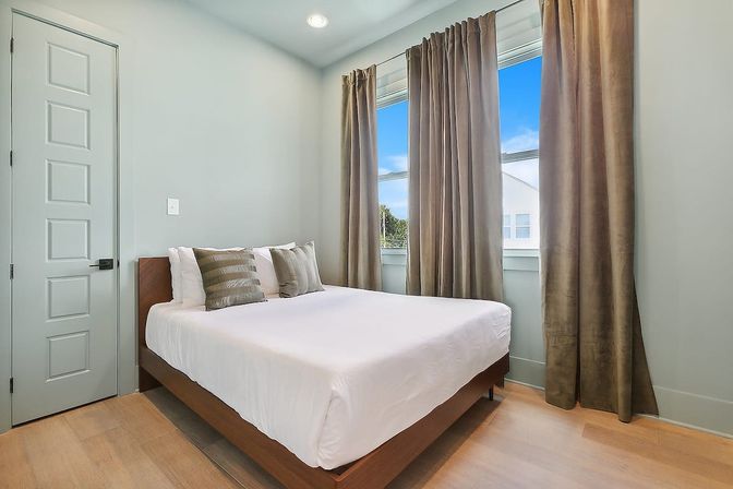 Tropical Escape with Heated Pool and Parking  image 15