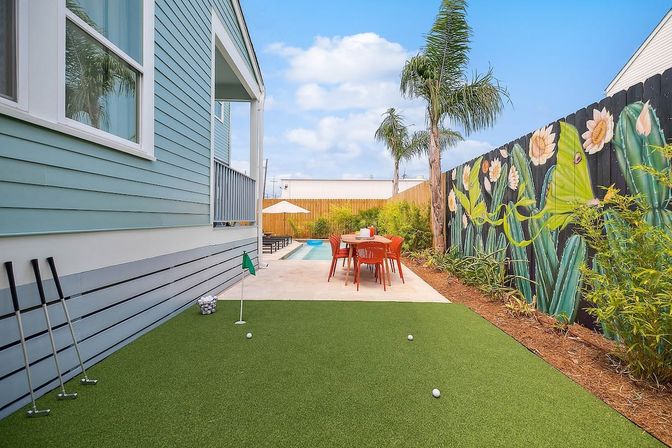 Tropical Escape with Heated Pool and Parking  image 5