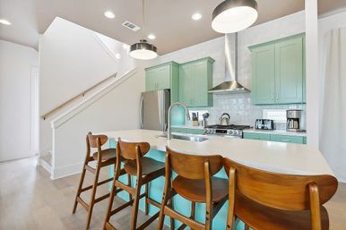 Tropical Escape with Heated Pool and Parking  image 9