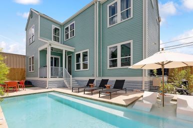 Tropical Escape with Heated Pool and Parking  image 4