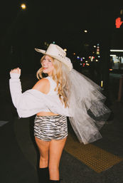Girls on Film: Candid 35mm Film Photoshoot Experience image 12