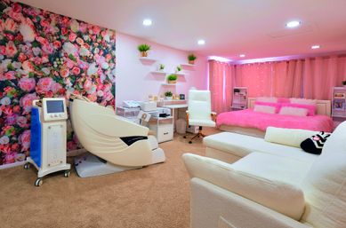 Pink Luxe Spa Retreat: TikTok House with Slide, Jacuzzi, & Stargazing Dome image 31