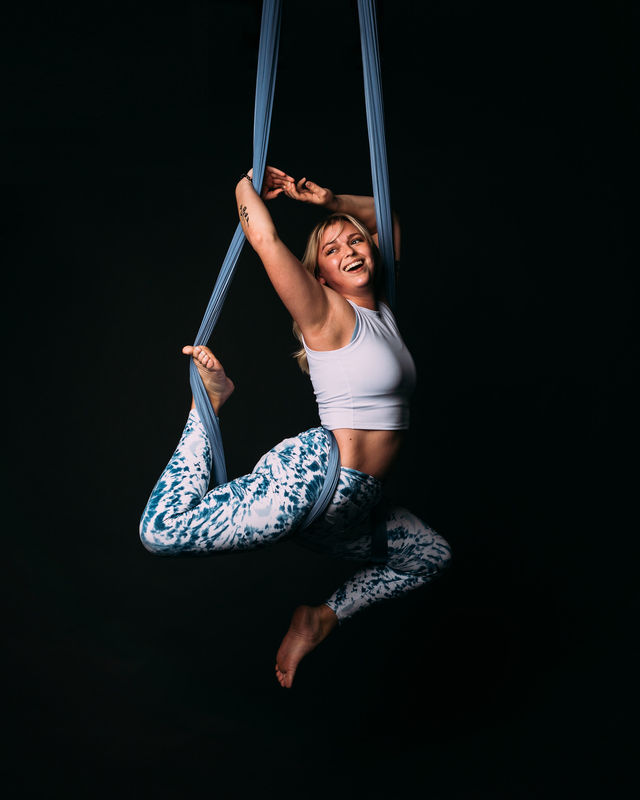 Elegant Aerial Arts & Circus Tricks Fitness Party image 4