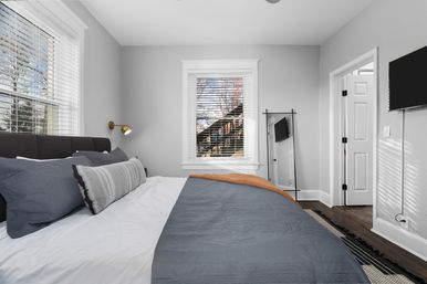 Mansion on 32nd: Modern Kansas City Duplex with 5 Bedrooms & 2 Kitchens image 12