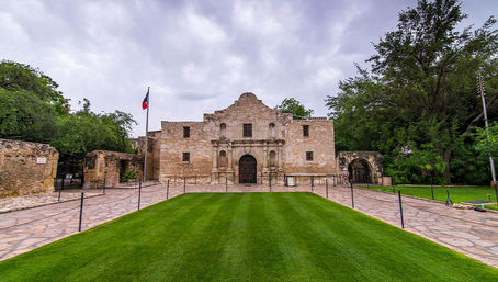 Best of San Antonio Tour from Austin: Includes River Boat Cruise + Return Transport  image 6