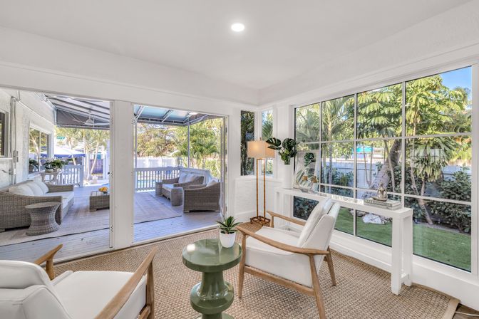 Emerald Key: Historic 8-BR West Palm Beach Estate with Heated Pool & Guest House for Large Groups image 41