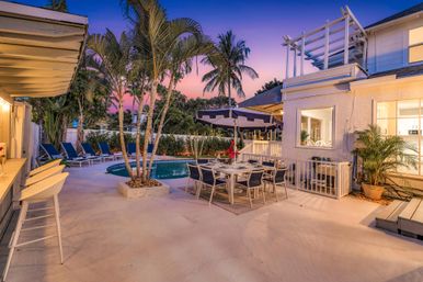 Emerald Key: Historic 8-BR West Palm Beach Estate with Heated Pool & Guest House for Large Groups image 30