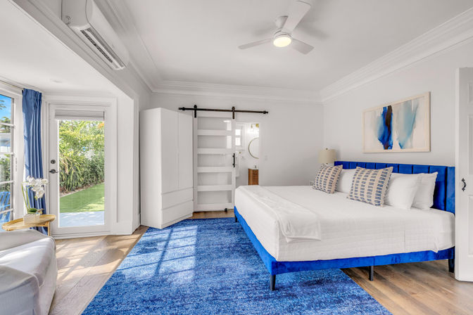 Emerald Key: Historic 8-BR West Palm Beach Estate with Heated Pool & Guest House for Large Groups image 57