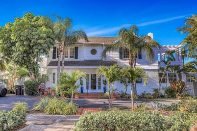 Emerald Key: Historic 8-BR West Palm Beach Estate with Heated Pool & Guest House for Large Groups image 33